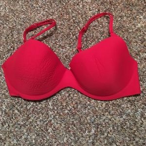 Wacoal contour bra. Seamless and very comfy 38D